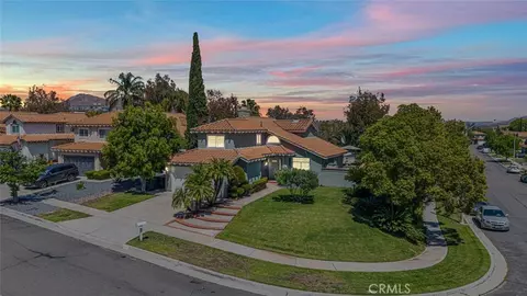 711 Lassen Dr, Corona, CA 92879