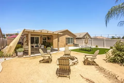 Exterior - 433 Willow, Perris, CA 92570 photo 6 of 14