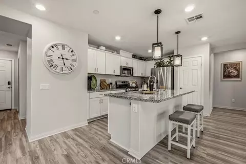 Entry Way - 433 Willow, Perris, CA 92570 photo 4 of 8