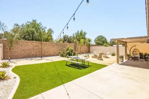 Exterior - 433 Willow, Perris, CA 92570 photo 9 of 14