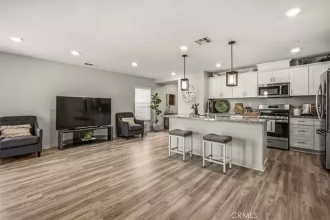 Entry Way - 433 Willow, Perris, CA 92570 photo 6 of 8