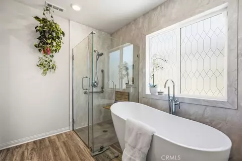 Bath - 433 Willow, Perris, CA 92570 photo 3 of 5