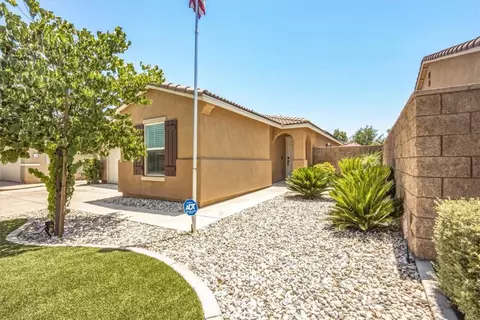 Exterior - 433 Willow, Perris, CA 92570 photo 4 of 14