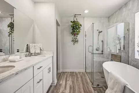 Bath - 433 Willow, Perris, CA 92570 photo 1 of 5