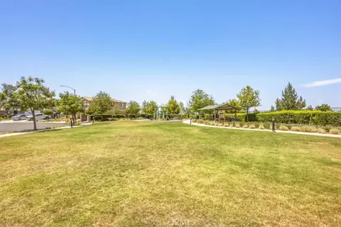 Exterior - 433 Willow, Perris, CA 92570 photo 13 of 14