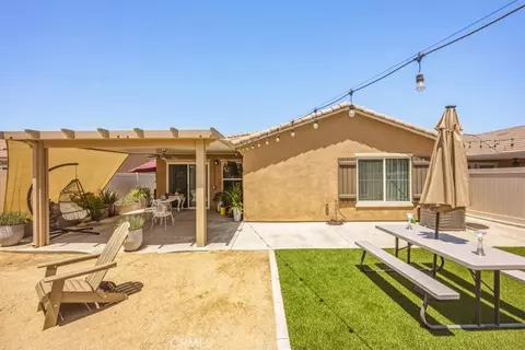 Exterior - 433 Willow, Perris, CA 92570 photo 7 of 14