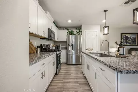 Kitchen - 433 Willow, Perris, CA 92570 photo 1 of 2