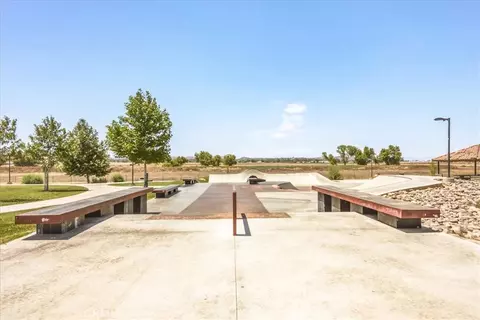 Exterior - 433 Willow, Perris, CA 92570 photo 10 of 14