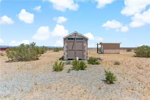 Exterior - 61375 Leslie Ln, Landers, CA 92285 photo 4 of 13