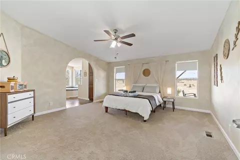 Bedroom - 61375 Leslie Ln, Landers, CA 92285 photo 1 of 8