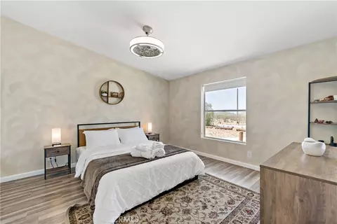 Bedroom - 61375 Leslie Ln, Landers, CA 92285 photo 4 of 8