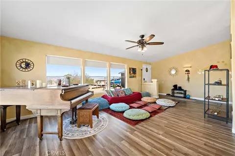 Living - 61375 Leslie Ln, Landers, CA 92285 photo 2 of 6