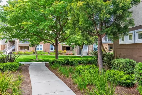 Exterior - 31238 Taylor Ln, Temecula, CA 92592 photo 4 of 10