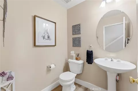 Bath - 41216 Coghill Dr, Temecula, CA 92591 photo 1 of 7