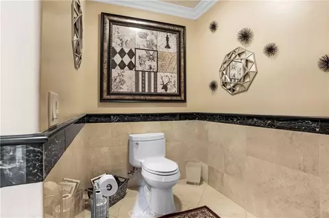 Bath - 7231 Brandon Ct, Riverside, CA 92506 photo 3 of 12