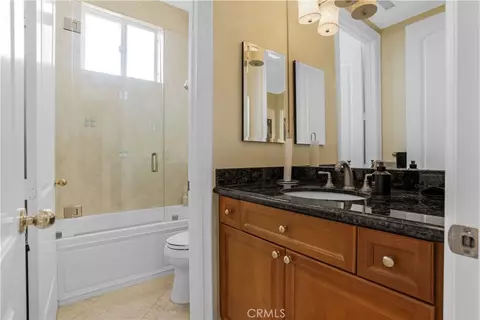 Bath - 7231 Brandon Ct, Riverside, CA 92506 photo 4 of 12
