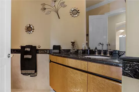 Bath - 7231 Brandon Ct, Riverside, CA 92506 photo 2 of 12