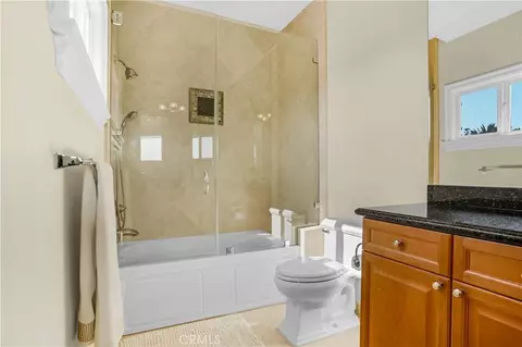 Bath - 7231 Brandon Ct, Riverside, CA 92506 photo 10 of 12