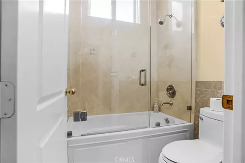 Bath - 7231 Brandon Ct, Riverside, CA 92506 photo 5 of 12