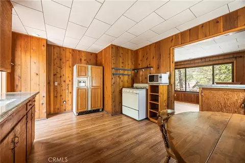 Kitchen - 53745 Toll Gate Rd, Idyllwild, CA 92549 photo 3 of 3
