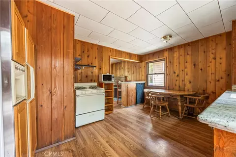 Kitchen - 53745 Toll Gate Rd, Idyllwild, CA 92549 photo 2 of 3
