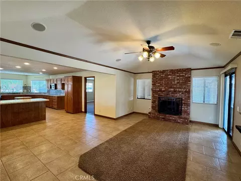 Living - 41565 Thornton, Hemet, CA 92544 photo 2 of 6