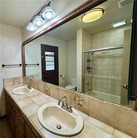 Bath - 41565 Thornton, Hemet, CA 92544 photo 4 of 4