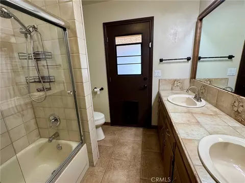 Bath - 41565 Thornton, Hemet, CA 92544 photo 3 of 4