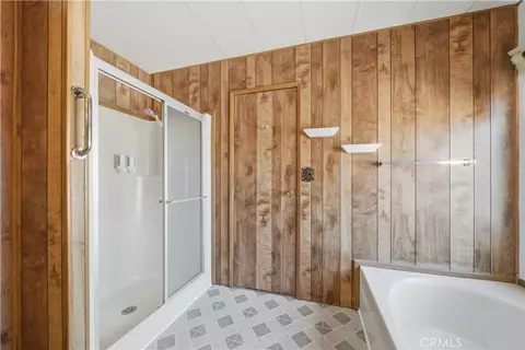 Bath - 33552 Windmill, Wildomar, CA 92595 photo 2 of 3