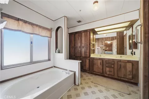 Bath - 33552 Windmill, Wildomar, CA 92595 photo 1 of 3