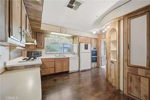Kitchen - 33552 Windmill, Wildomar, CA 92595 photo 2 of 2