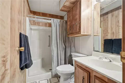 Bath - 33552 Windmill, Wildomar, CA 92595 photo 3 of 3