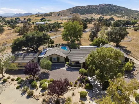 View/Area - 34575 Sycamore Spgs, Hemet, CA 92544 photo 2 of 8