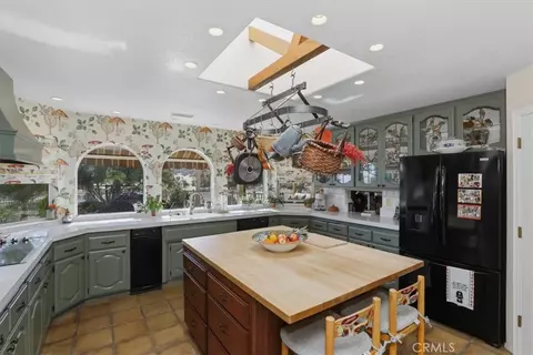 Kitchen - 34575 Sycamore Spgs, Hemet, CA 92544 photo 2 of 5