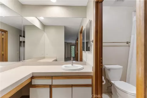 Bath - 38501 Oaktree Loop, Murrieta, CA 92562 photo 4 of 6