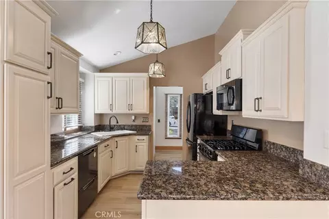 Kitchen - 38501 Oaktree Loop, Murrieta, CA 92562 photo 1 of 2