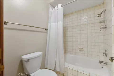 Bath - 38501 Oaktree Loop, Murrieta, CA 92562 photo 5 of 6