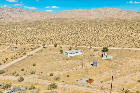 15720 Chicago, Apple Valley, CA 92307 photo 3