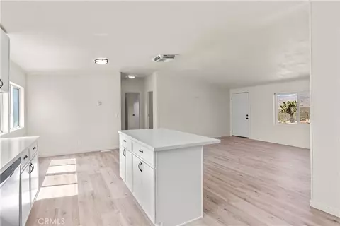 15720 Chicago, Apple Valley, CA 92307 photo 13