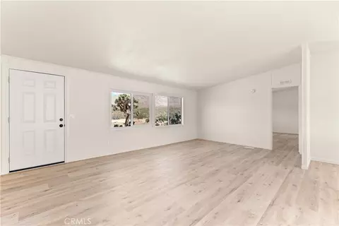 15720 Chicago, Apple Valley, CA 92307 photo 7