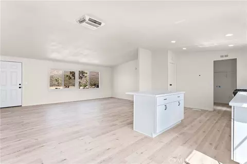 15720 Chicago, Apple Valley, CA 92307 photo 10