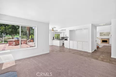Living - 30946 Shaba Cir, Temecula, CA 92592 photo 2 of 7