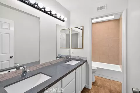 Bath - 30946 Shaba Cir, Temecula, CA 92592 photo 2 of 5