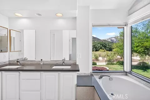 Bath - 30946 Shaba Cir, Temecula, CA 92592 photo 5 of 5