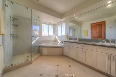 Bath - 1991 Via Ladera, Fallbrook, CA 92028 photo 1 of 6