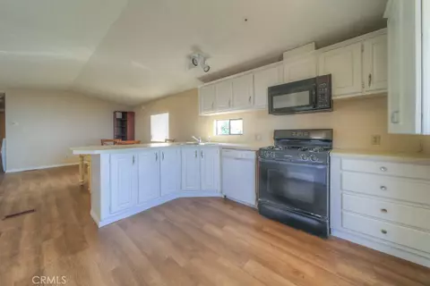 Kitchen - 1991 Via Ladera, Fallbrook, CA 92028 photo 4 of 4