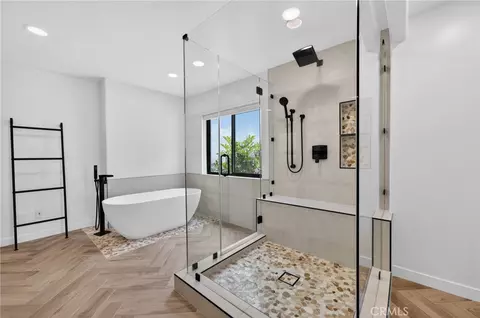 Bath - 2466 Haas, Escondido, CA 92025 photo 2 of 11