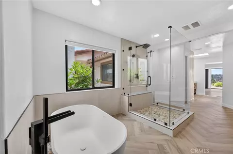 Bath - 2466 Haas, Escondido, CA 92025 photo 3 of 11