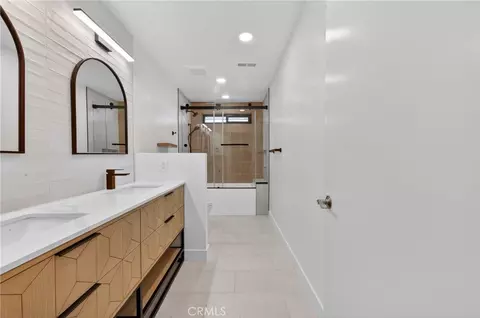 Bath - 2466 Haas, Escondido, CA 92025 photo 10 of 11