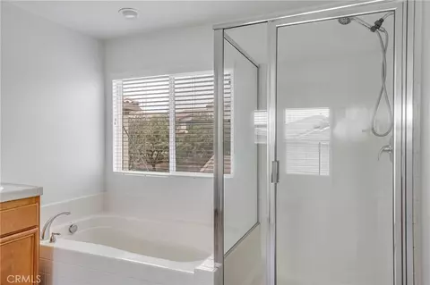 Bath - 29001 Savannah Dr, Temecula, CA 92591 photo 2 of 5